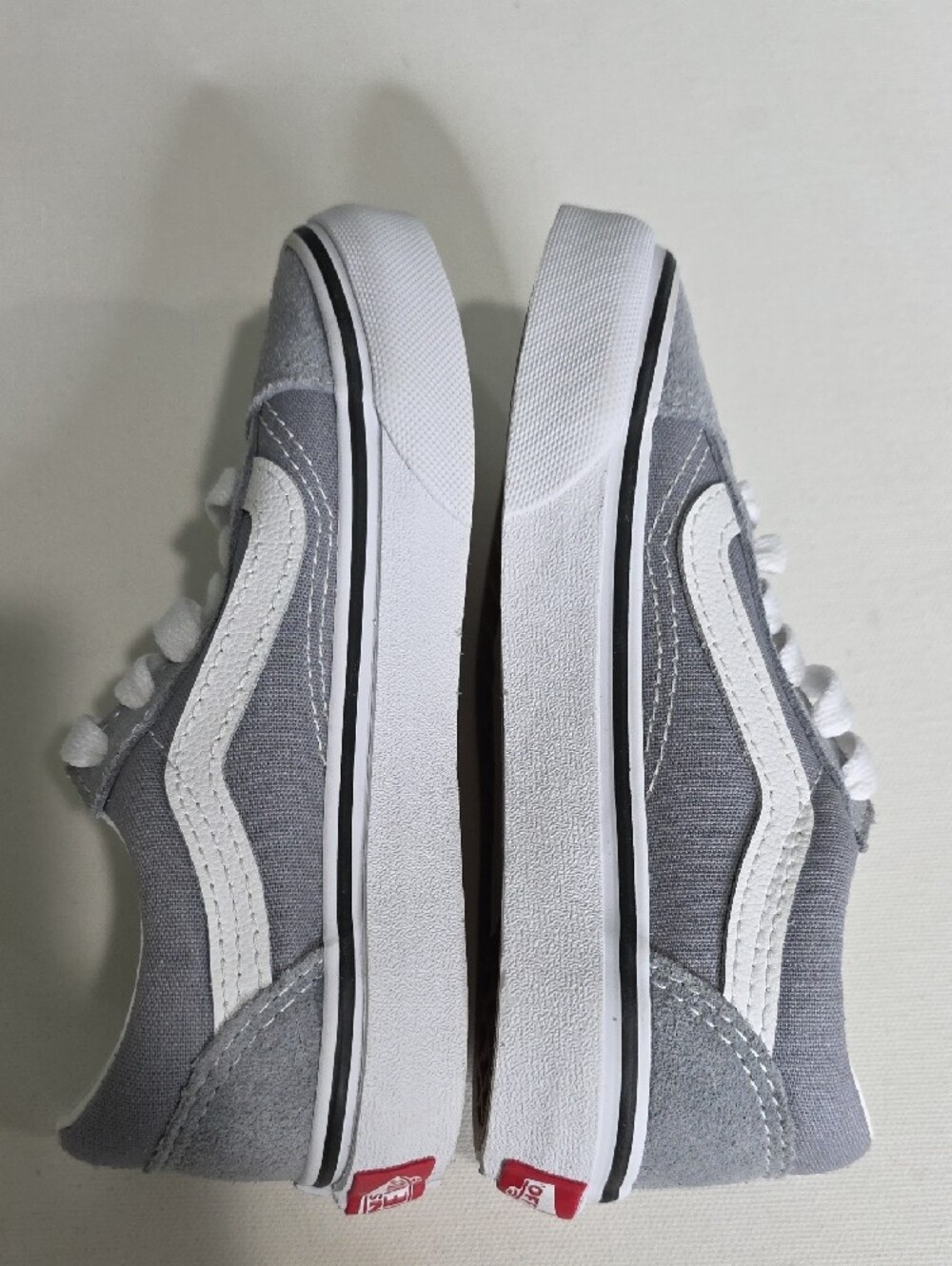 Vans Kids Old Skool Gray & White Sneakers Suede Low Top Size US 11.5 Kids - Picture 4 of 7